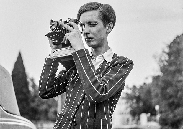 Porträt von Annemarie Schwarzenbach mit Kamera, 1939 - © Esther Gambaro, Nachlass Marie-Luise Bodmer-Preiswerk