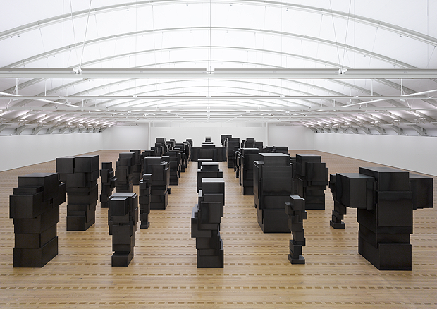 Antony Gormley, EXPANSION FIELD, 2014, 60 Stahlskulpturen / sculptures in Corten steel, Installation, Zentrum Paul Klee, 2014, © Antony Gormley - © Foto: Dominique Uldry 